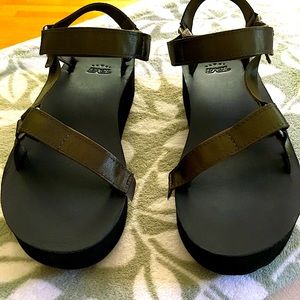 Chic Dad Sandals 🩴